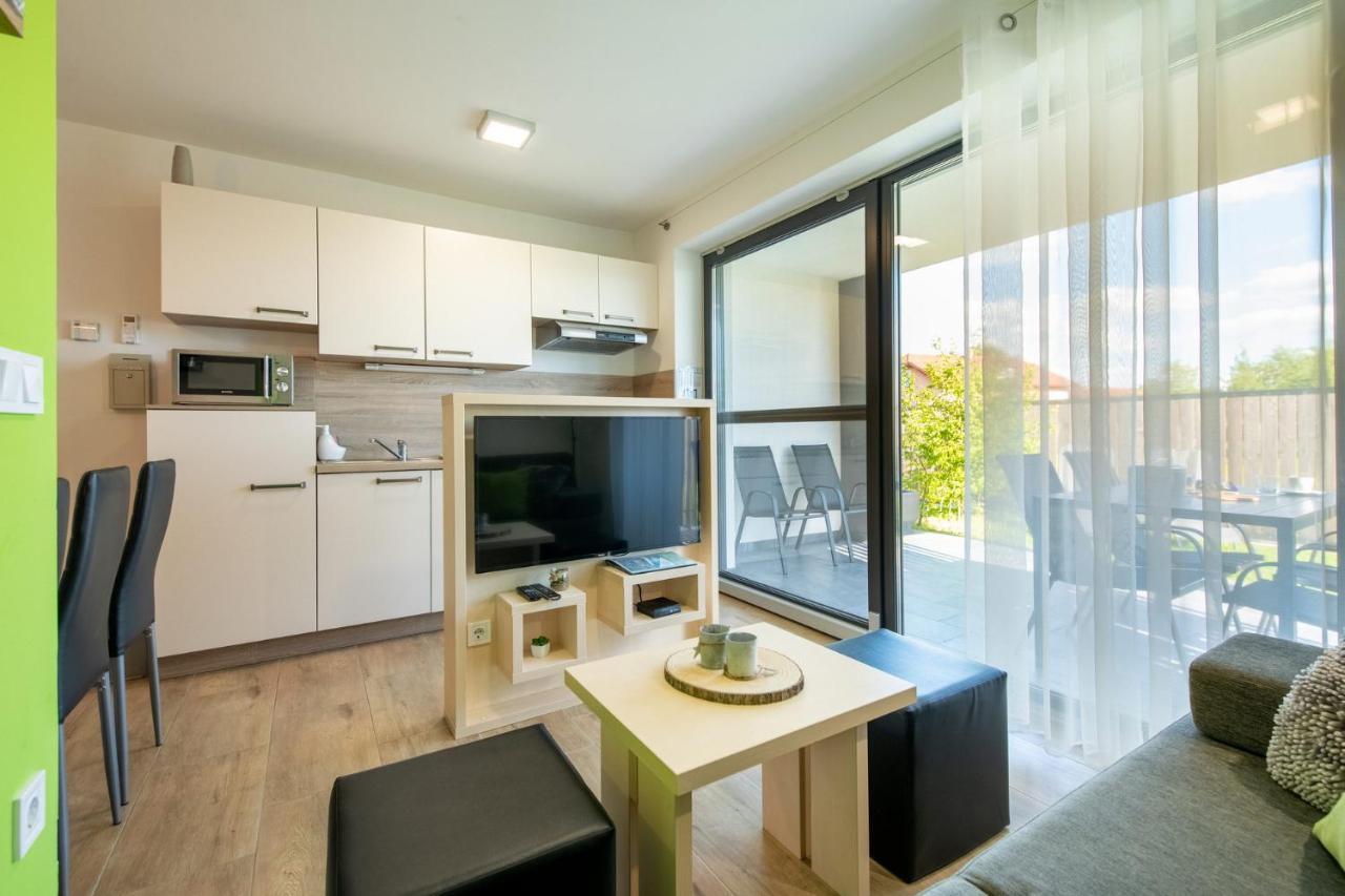 Apartmaji Banonia " Poletni Vetrc " Бановци Экстерьер фото