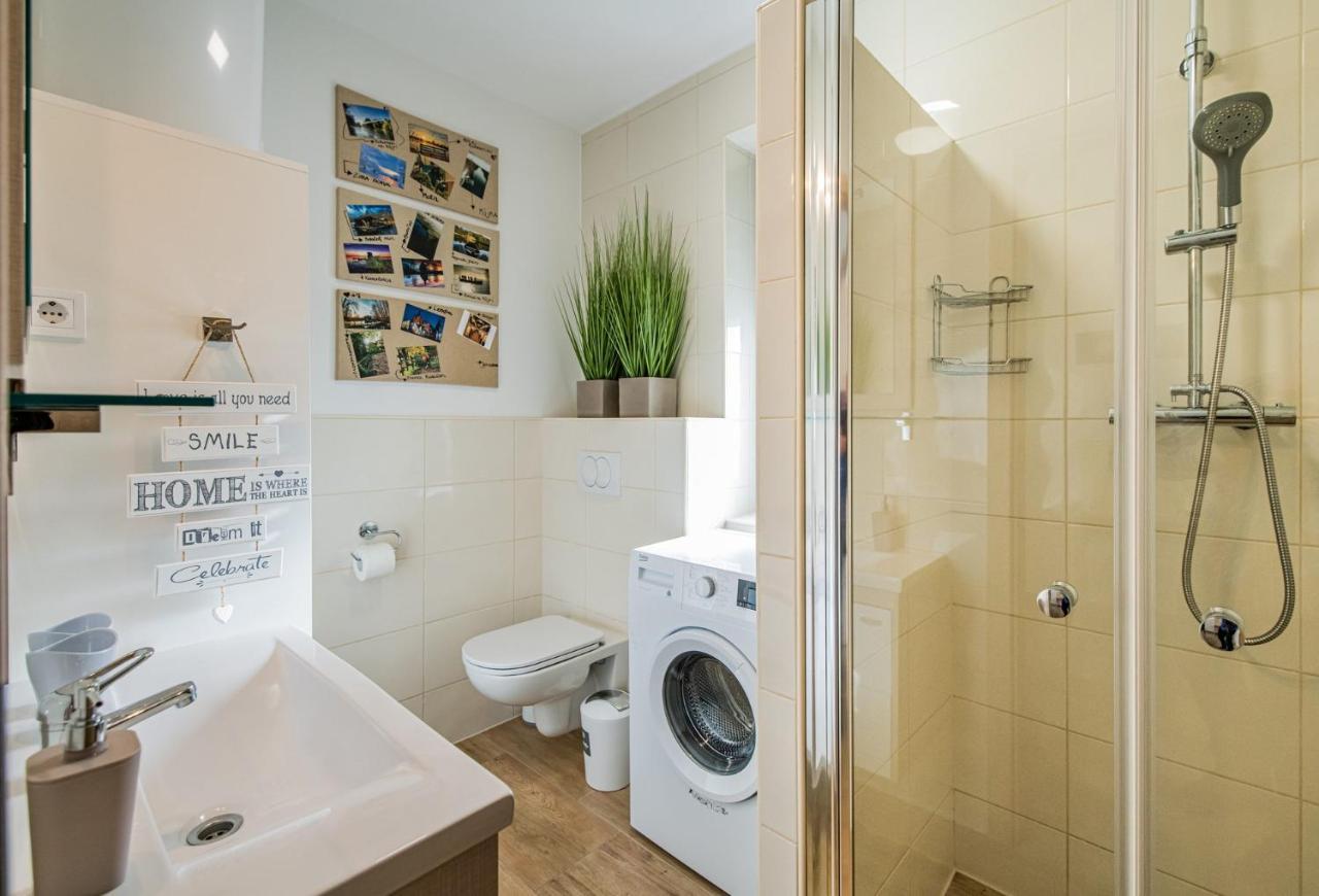 Apartmaji Banonia " Poletni Vetrc " Бановци Экстерьер фото