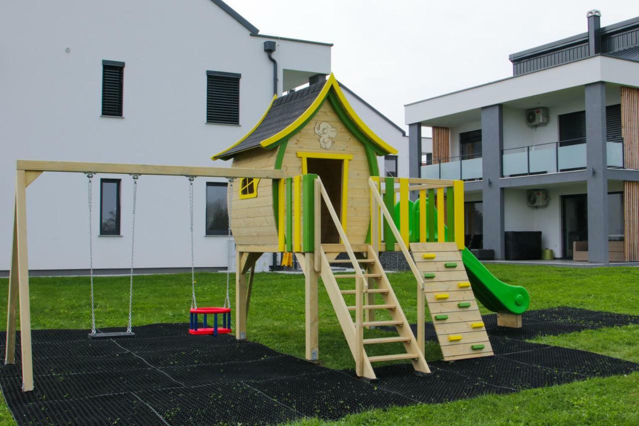 Apartmaji Banonia " Poletni Vetrc " Бановци Экстерьер фото